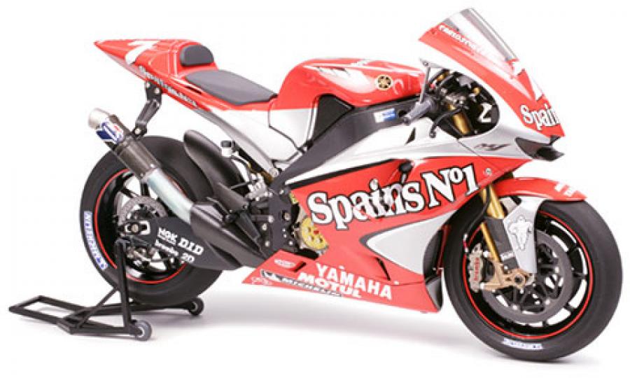 Tamiya 1/12 YAMAHA YZR-M1 '04 NO.7/NO.33 pienoismalli