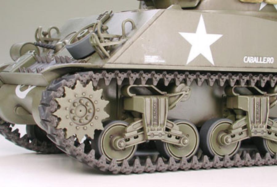 Tamiya 1/35 US M4A3 Sherman 75mm Late pienoismalli