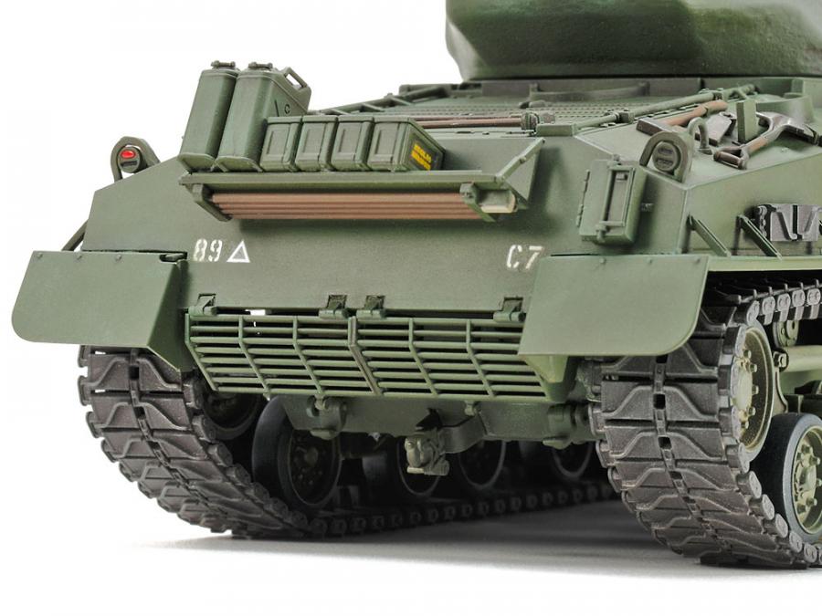 Tamiya 1/35 M4A3E8 SHERMAN “EASY EIGHT" Korea pienoismalli