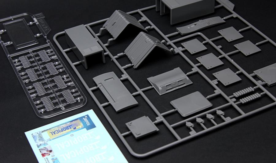 1:35 Vending Machine & Dumster Set