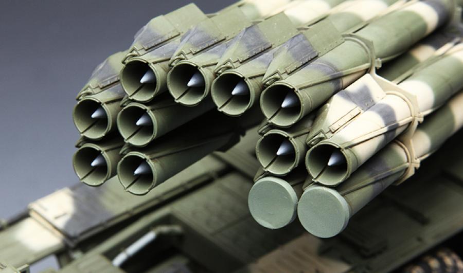 1:35 Russian Long-Range Rocket Launcher 9A52-2 Smerch
