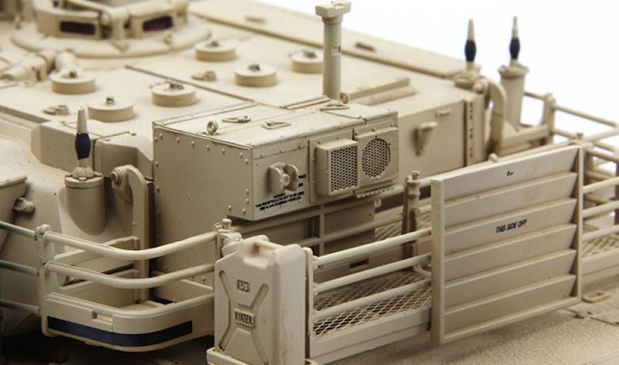 1:35 USMC M1A1 AIM/U.S.Army M1A1 Abrams TUSK Main Battle Tank
