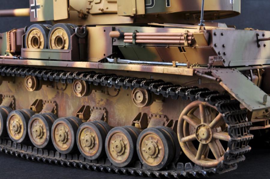 1:16 Pz.Beob.Wg.IV Ausf.J Medium Tank