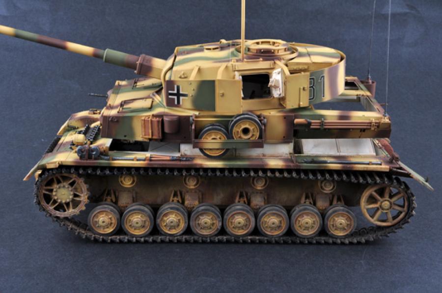 Trumpeter 1:16 Pz.Beob.Wg.IV Ausf.J Medium Tank