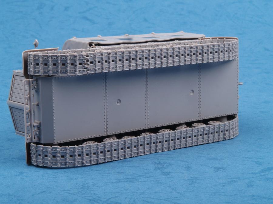 Trumpeter 1:35 Voroshilovets Tractor
