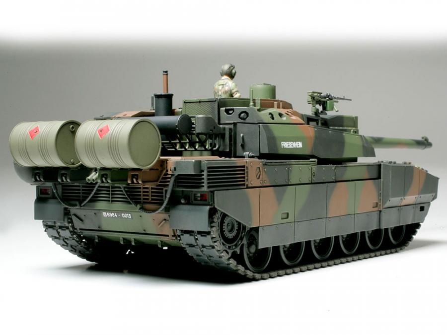 Tamiya 1/35 FRENCH MBT LECLERC SERIES 2 pienoismalli