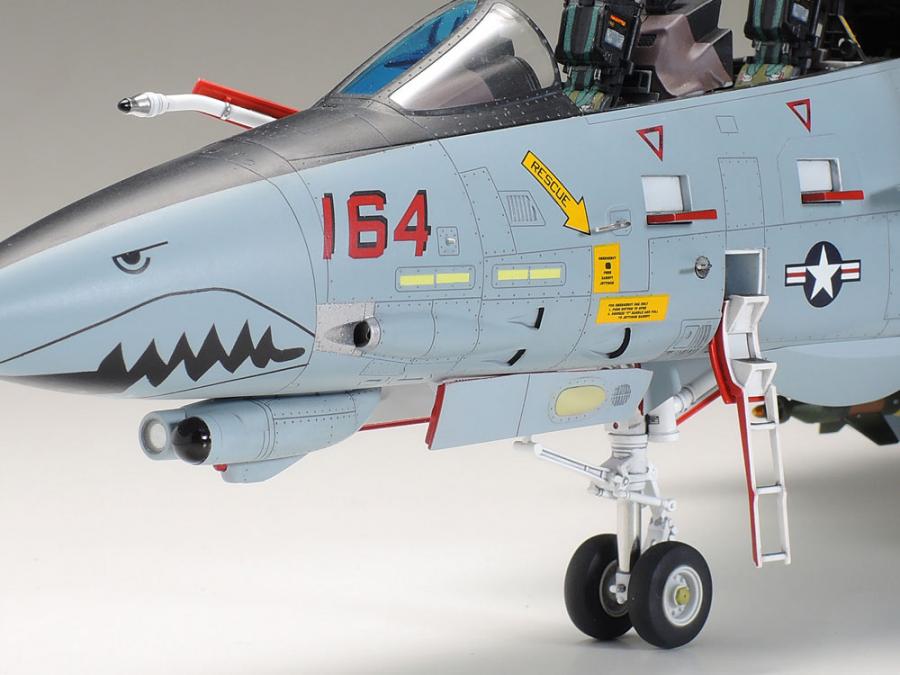 Tamiya 1/48 GRUMMAN F-14D TOMCAT pienoismalli