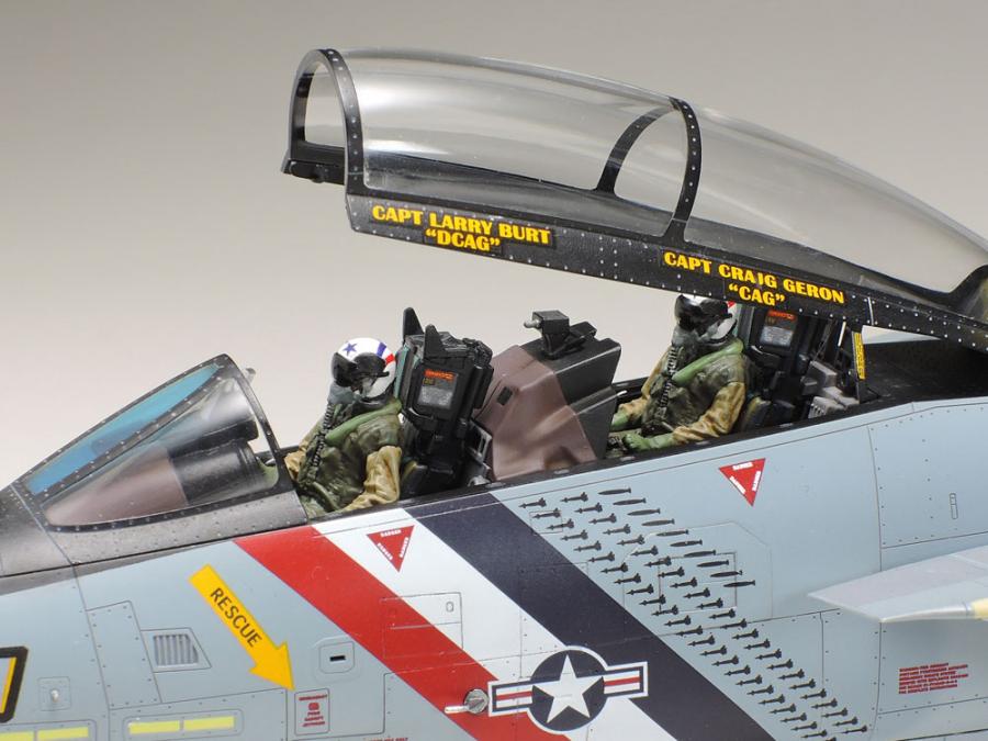 Tamiya 1/48 GRUMMAN F-14D TOMCAT pienoismalli