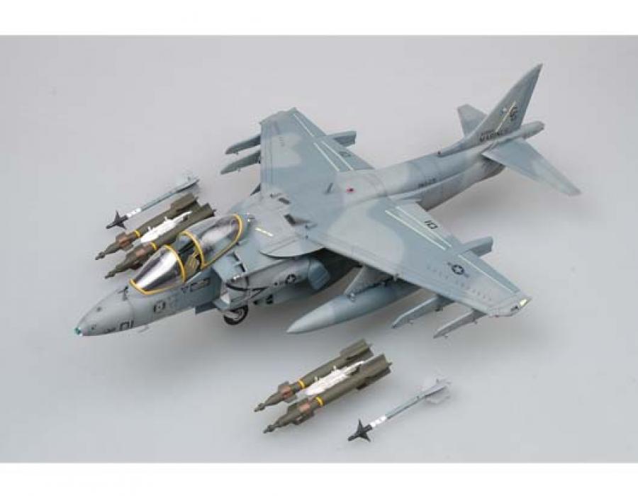 Trumpeter 1:32 AV-8B Harrier II
