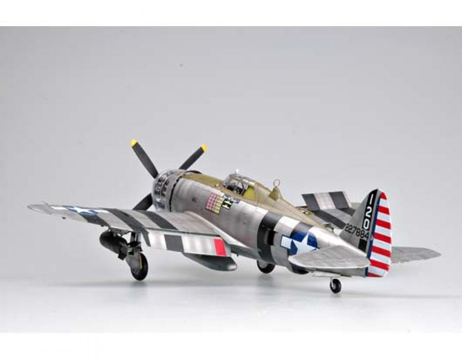 1:32 P-47D Razorback Fighter