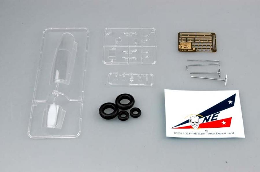 Trumpeter 1:32 F-14D Super Tomcat