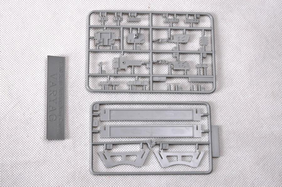 1:700 Russian Navy Slava Class Cruiser Varyag

