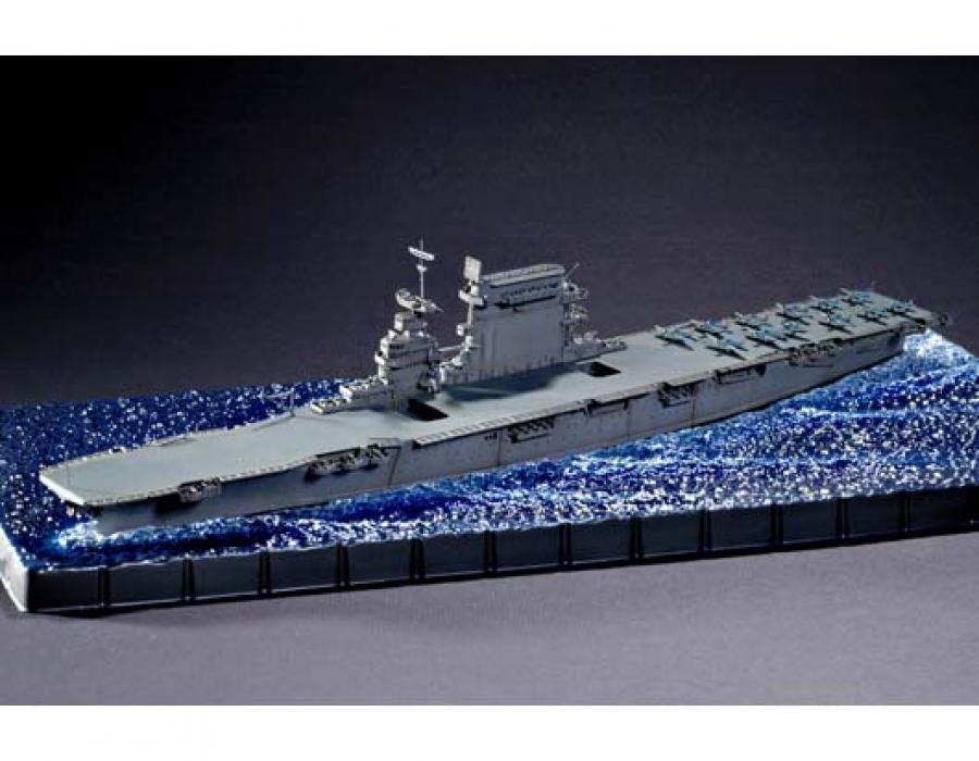 1:700 USS Essex CV-9
