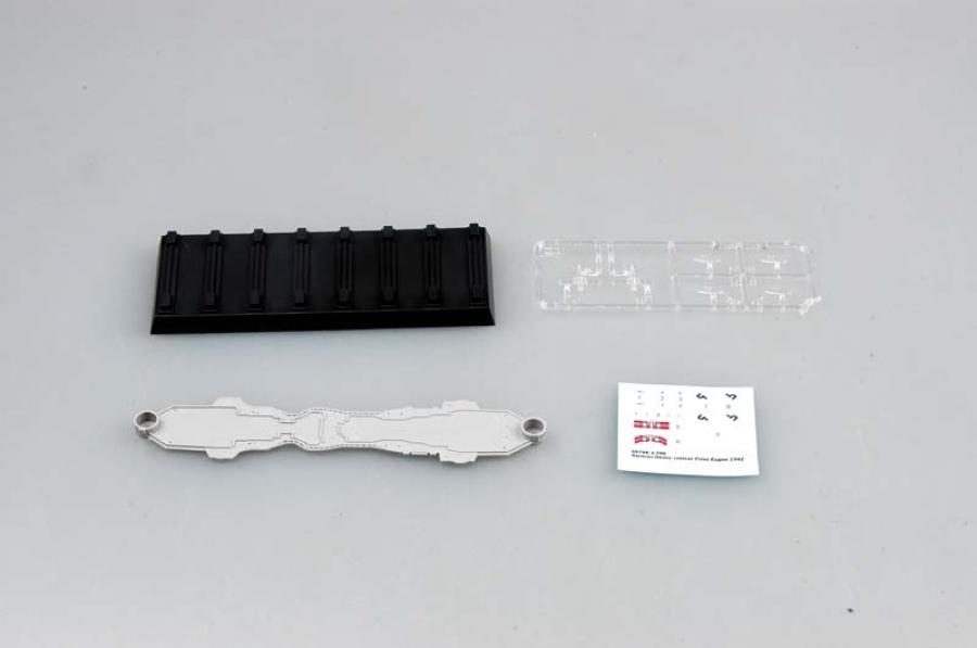Trumpeter 1:700 German cruiser Prinz Eugen 1942