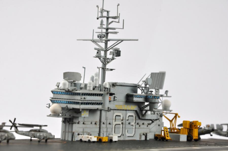 1:350 USS Kitty Hawk CV-63