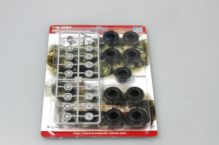 Trumpeter 1:35 LAV II series 8X8 tyres (325/85 R16 XML)
