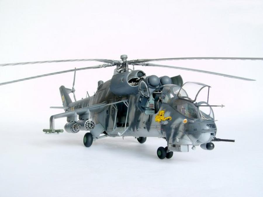 Trumpeter 1:35 Mil Mi-24 V Hind-E