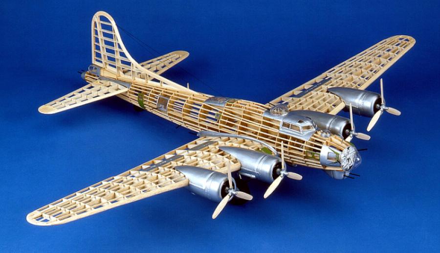 B-17G Flying Fortress 1/28
