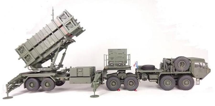 1:35 HEMTT M983 TRACTOR & M901 LAUNCHING STATION
