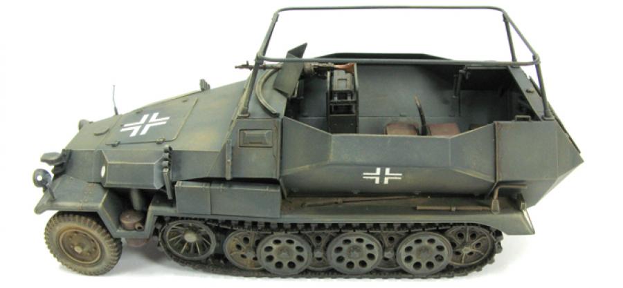 1:35 SDKFZ 251/17 Ausf. C (Command)