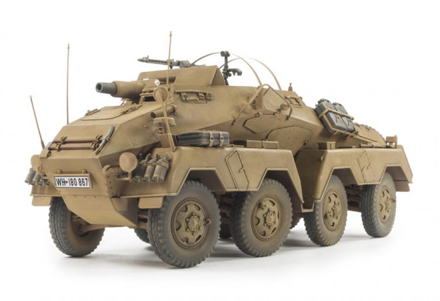 1:35 Sd.Kfz.233 8-Rad with 7,5 cm Gun Schwere Panzerspähwagen