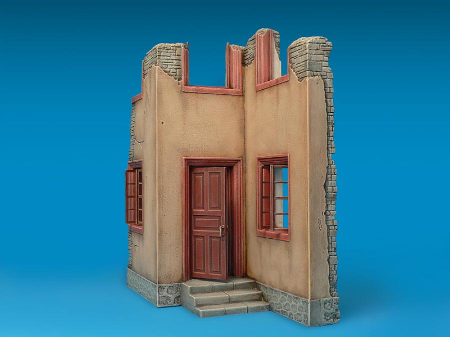 1:35 HOUSE RUIN