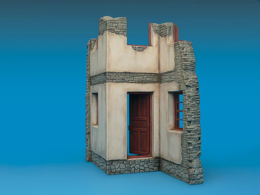 1:35 HOUSE RUIN