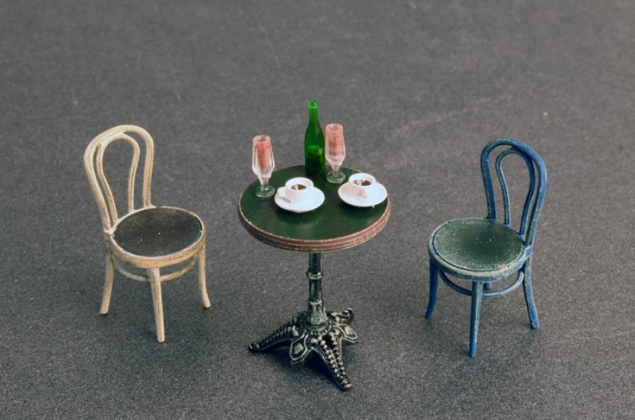 1:35 CAFE FURNITURE & CROCKERY