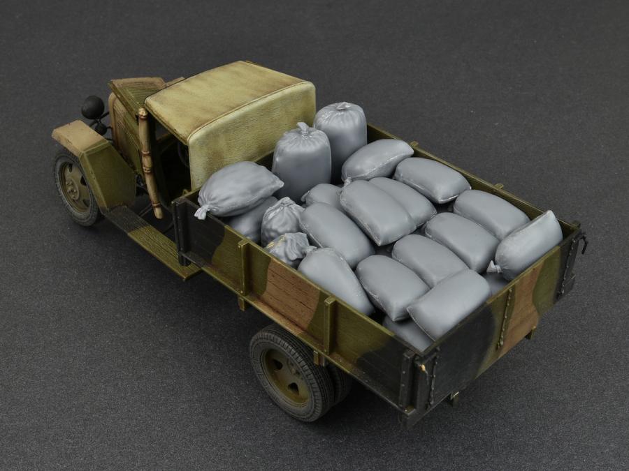 1:35 Hessian Bags