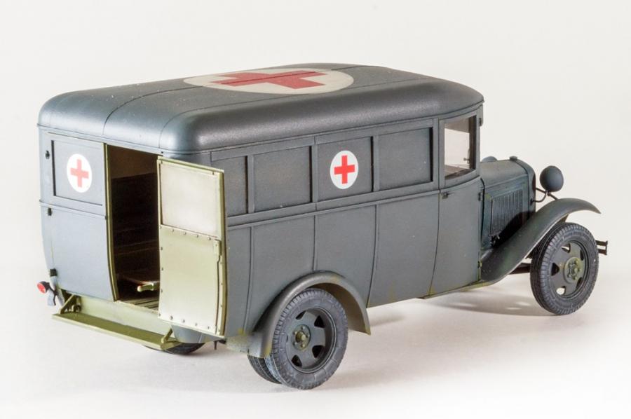 1:35 GAZ-03-30 Ambulance