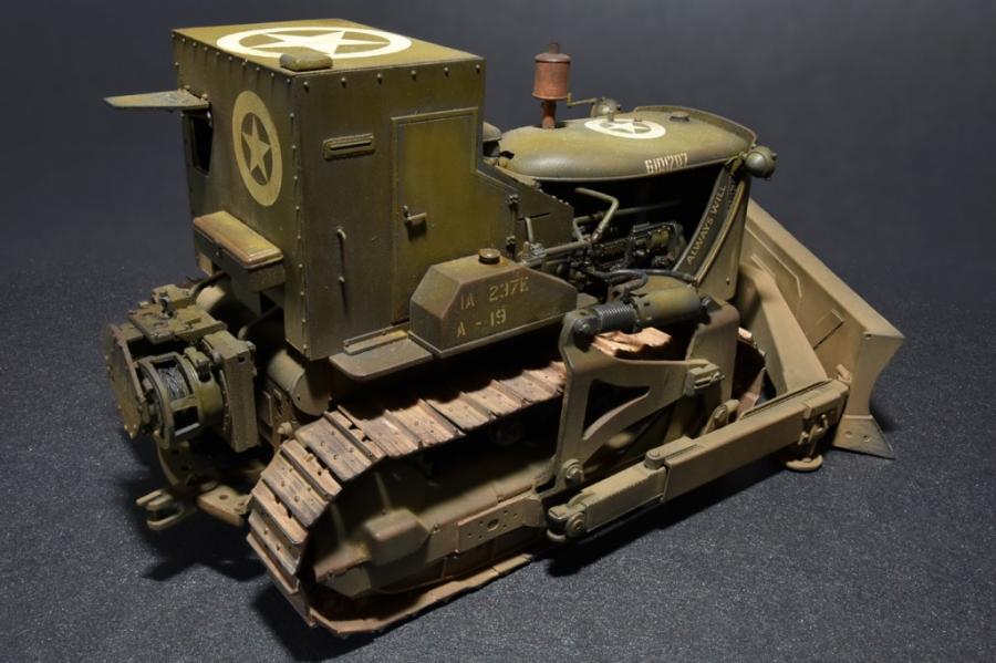 1:35 U.S.Armoured Buldozer