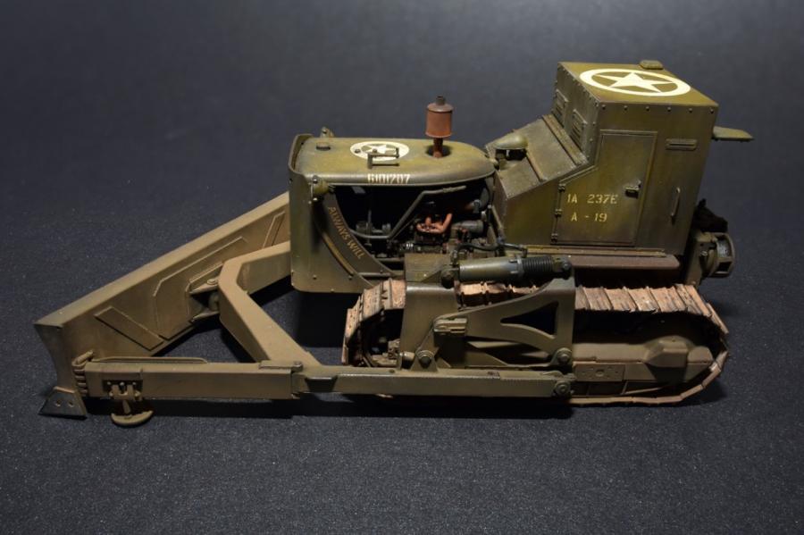 1:35 U.S.Armoured Buldozer