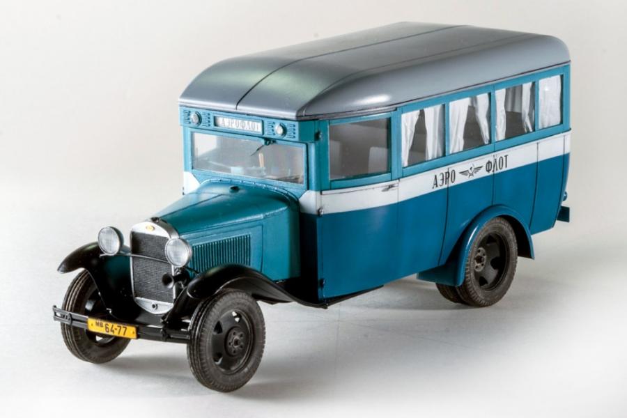 1:35 Passenger Bus GAZ-03-30