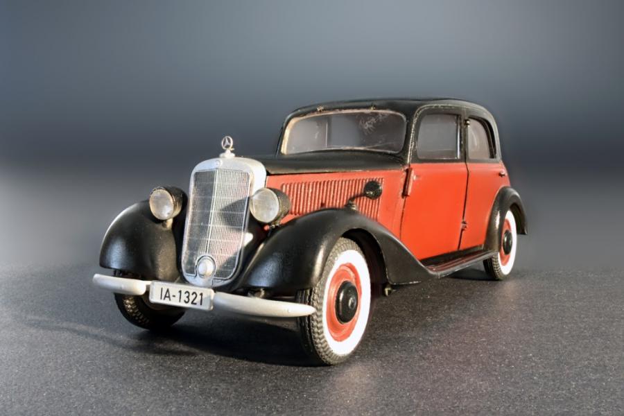 1:35 German Car Typ 170V Saloon