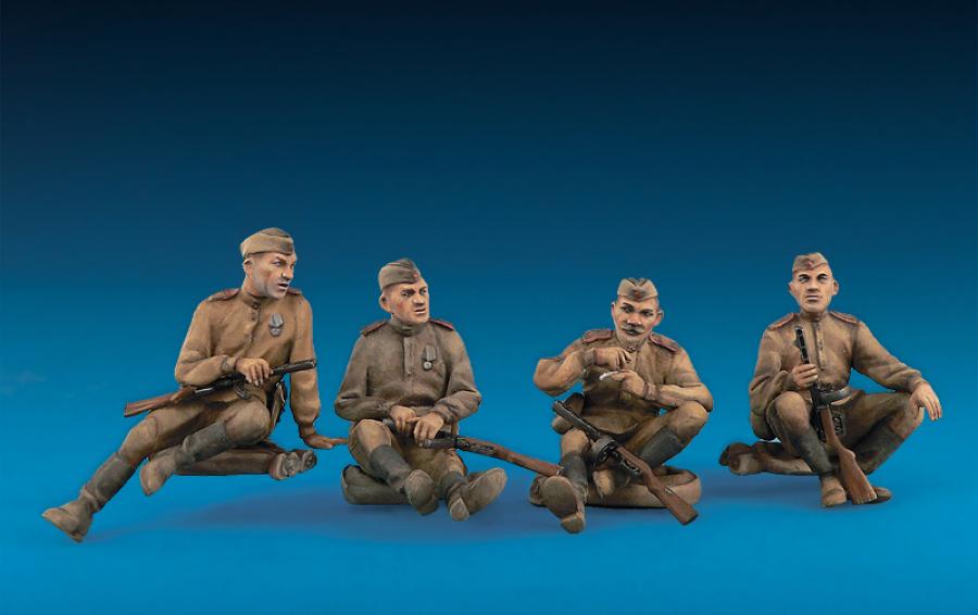 1:35 SOVIET INFANTRY AT REST (1943-45)