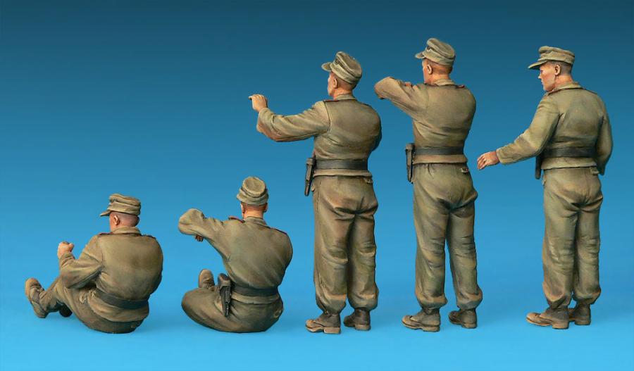 1:35 GERMAN SPG CREW RIDERS