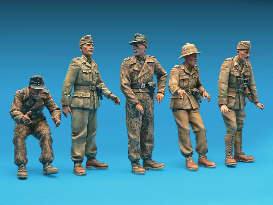 1:35 German Armored Car Crew