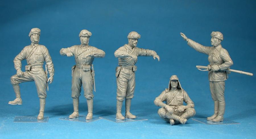 1:35 JAPANESE TANK CREW