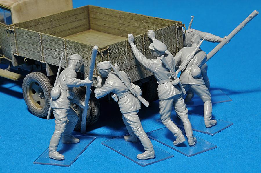 1:35 Pushing Soviet Soldiers