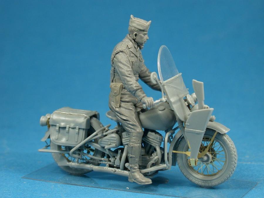 1:35 U.S.Millitary Policeman with Motorcycle