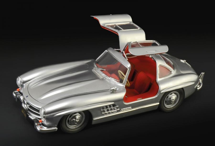 1:16 MERCEDES-BENZ 300 SL GULLWING