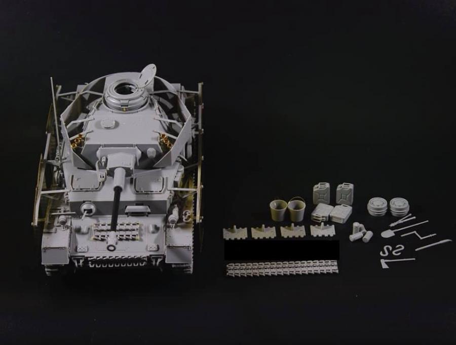1:35 Pz.Kpfw.IV Ausf.G Mid/Late (2 in 1)
