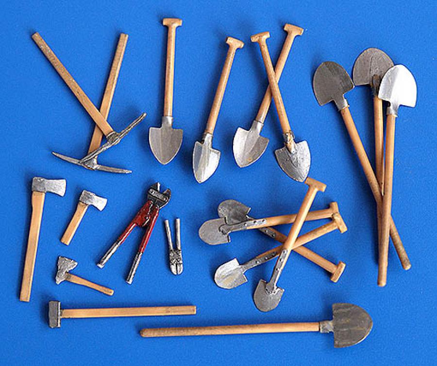 1:35 Sapper tools