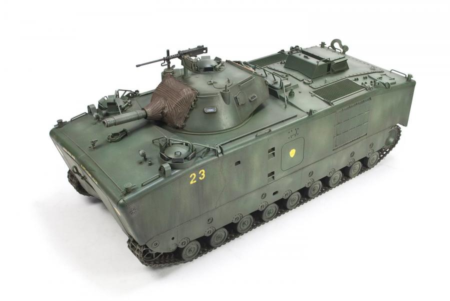 1:35 LVTH-6 105 mm howitzer