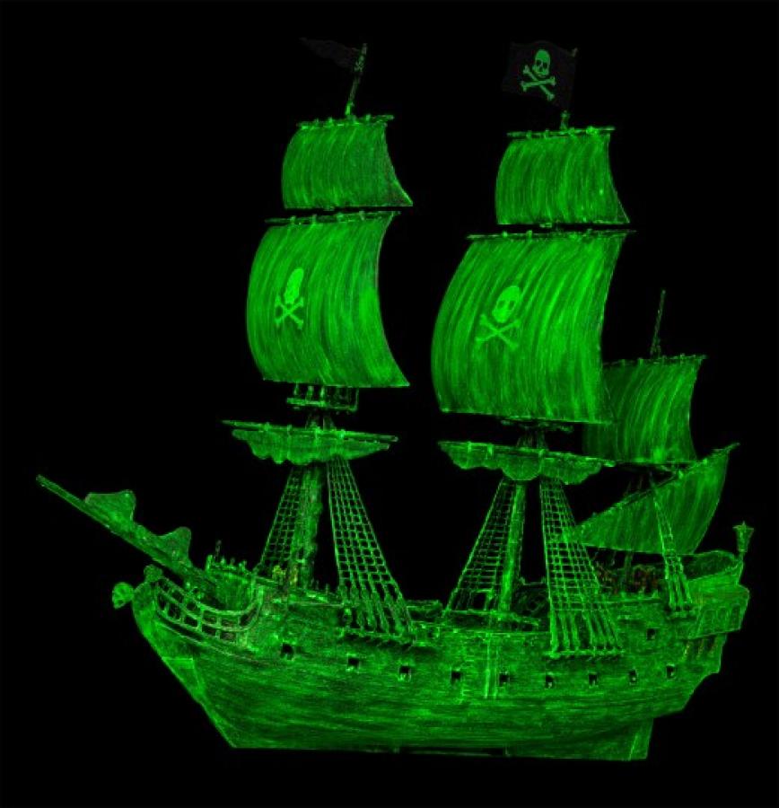 1:150 Ghost Ship (easy-click)