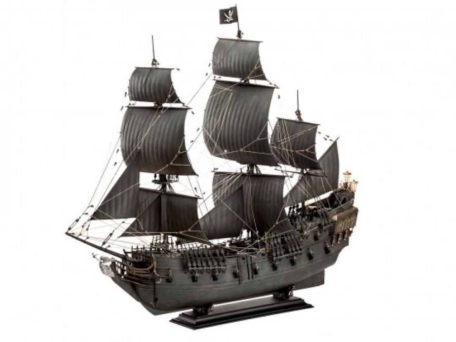 Revell 1:72 Black Pearl (Limited edition)