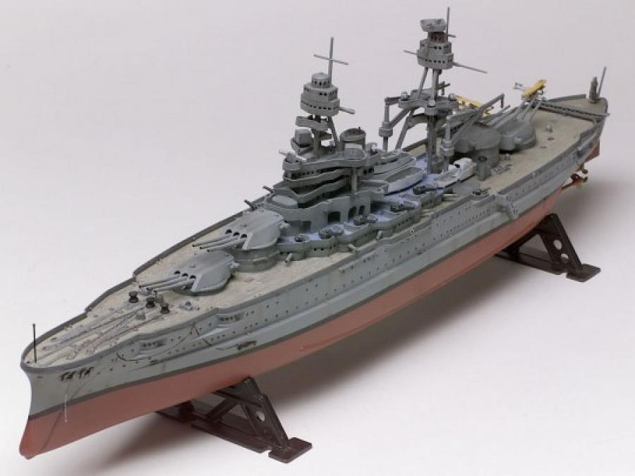 Revell 1:426 USS Arizona Battleship