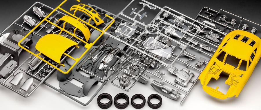 Revell 1:24 Model Set Mercedes-AMG GT