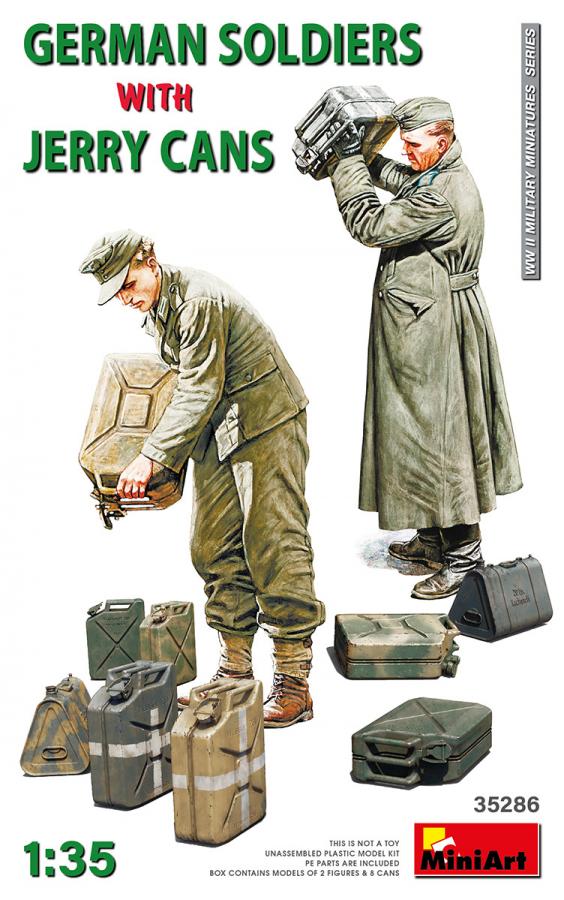 1:35 German Soldiers w/Jerry Cans