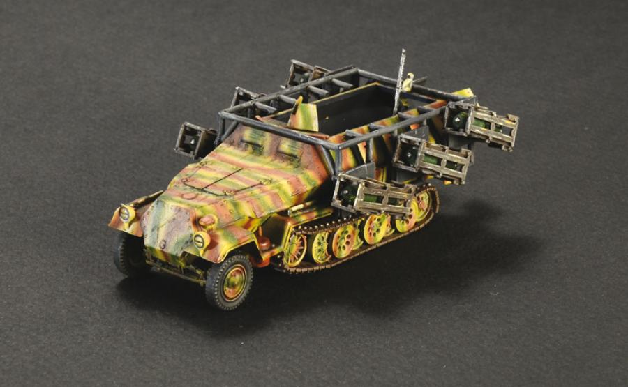 Italeri 1/72 SD.KFZ. 251/1 “STUKA ZU FUSS”